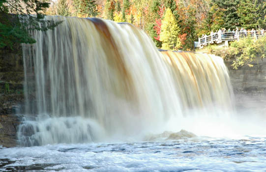 Picture of Upper Tahquamenon Falls in Spring