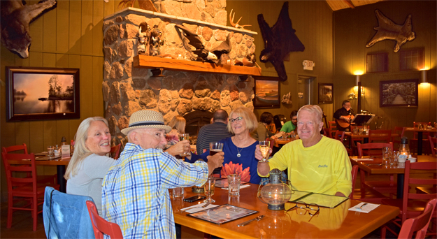 Upper Peninsula Restaurants, Upper Peninsula Brewery and Pubs, UP Restaurants with cozy atmosphere, Where are the best UP Breweries?